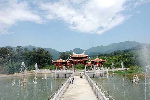 天竺湖(周赞家 摄 被称为"厦门后花园"的天竺山旅游风景区位于海沧